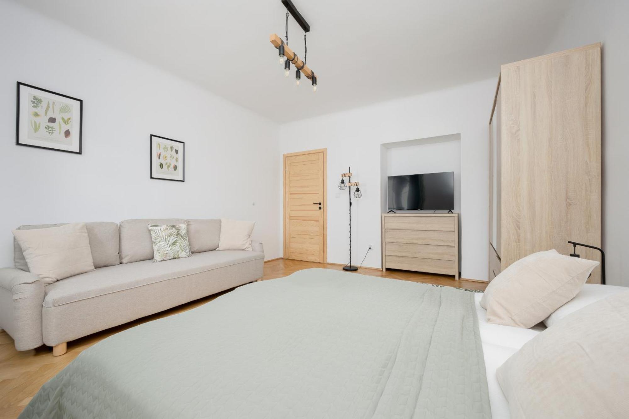 Spacious Apartment For 6 People Near The Old Town By Noclegi Renters Варшава Экстерьер фото